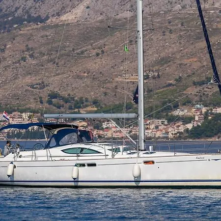 Jeanneau Sun Odyssey 54 Ds- Lucica بوتيل