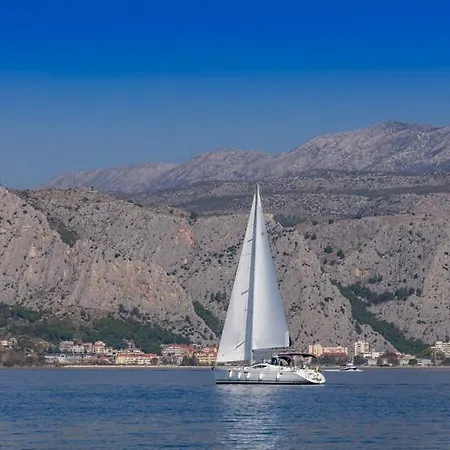 بوتيل Jeanneau Sun Odyssey 54 Ds- Lucica *