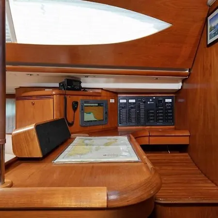 بوتيل Jeanneau Sun Odyssey 54 Ds- Lucica سبليت