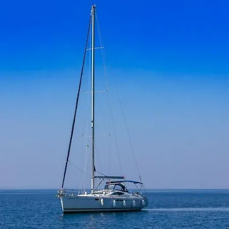 Jeanneau Sun Odyssey 54 Ds- Lucica بوتيل *